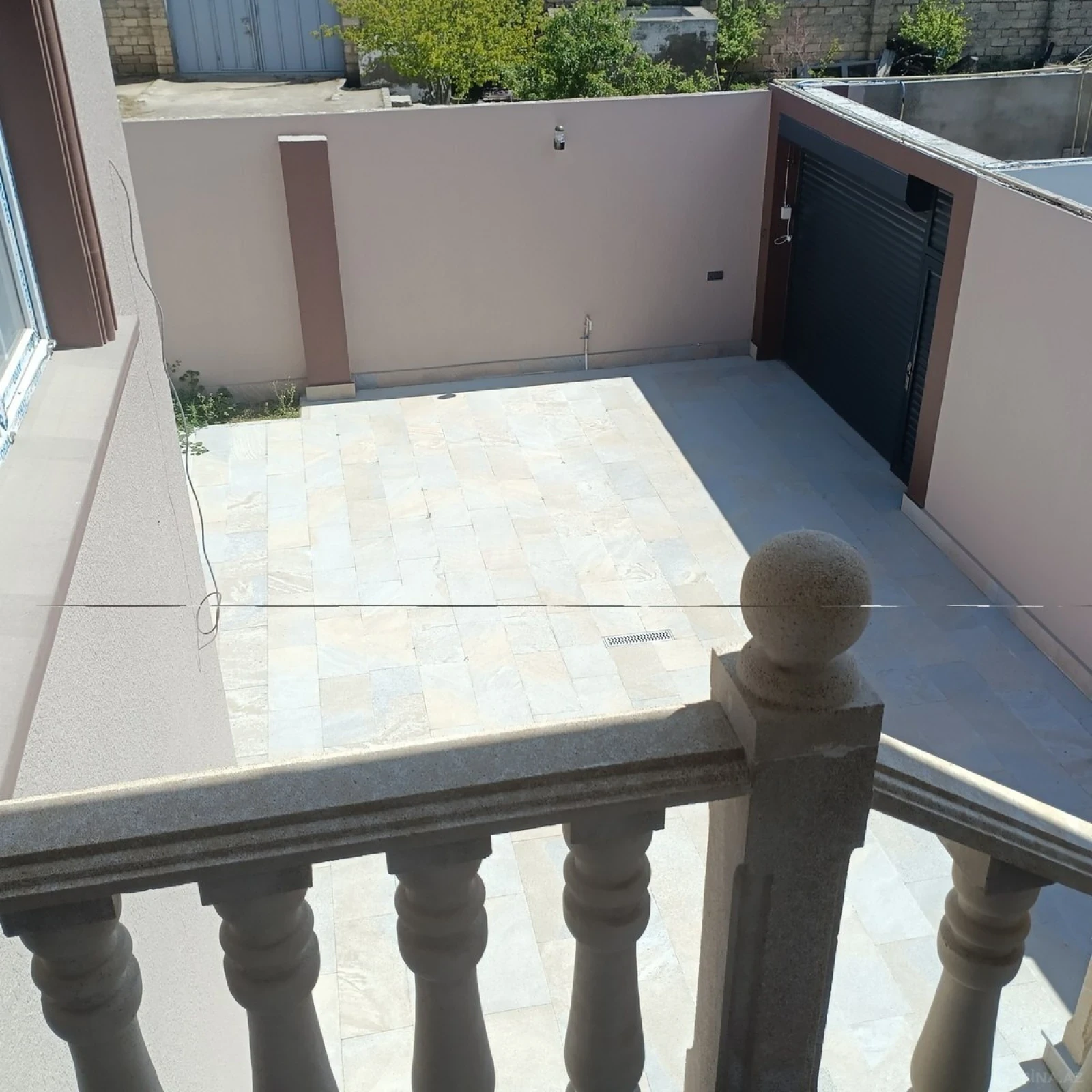 Satılır 8 otaqlı həyət evi 250 m²