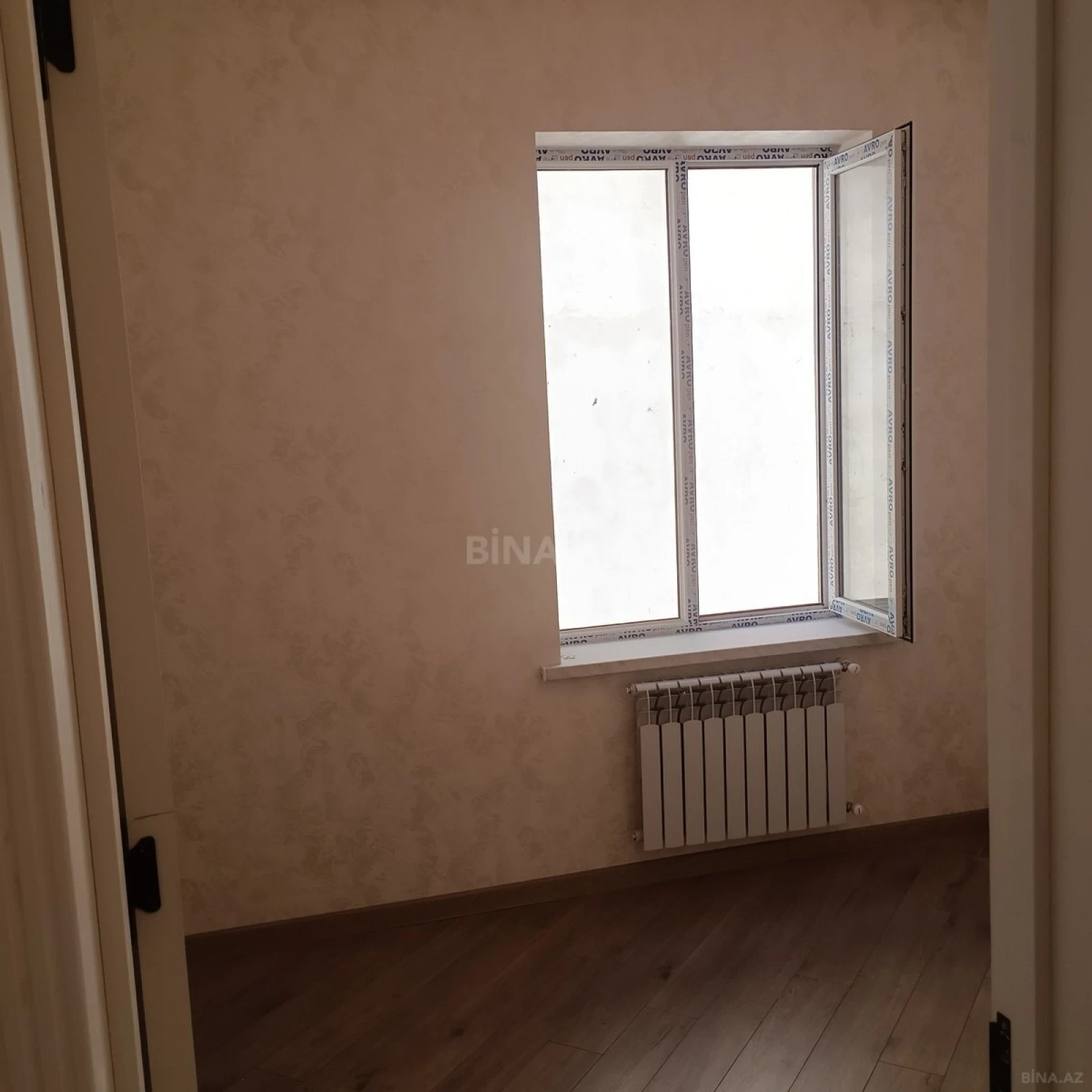 Satılır 8 otaqlı həyət evi 250 m²