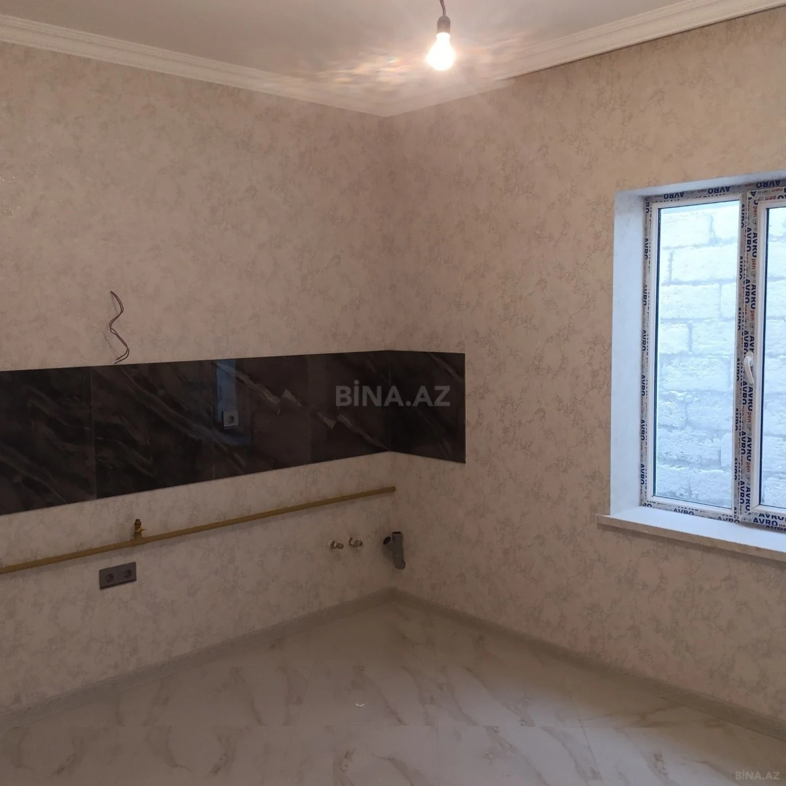 Satılır 8 otaqlı həyət evi 250 m²