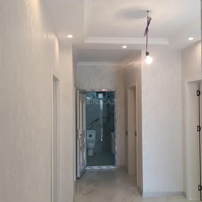 Satılır 8 otaqlı həyət evi 250 m²