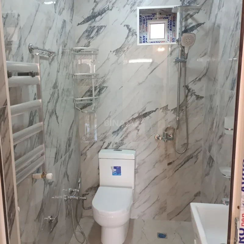 Satılır 8 otaqlı həyət evi 250 m²