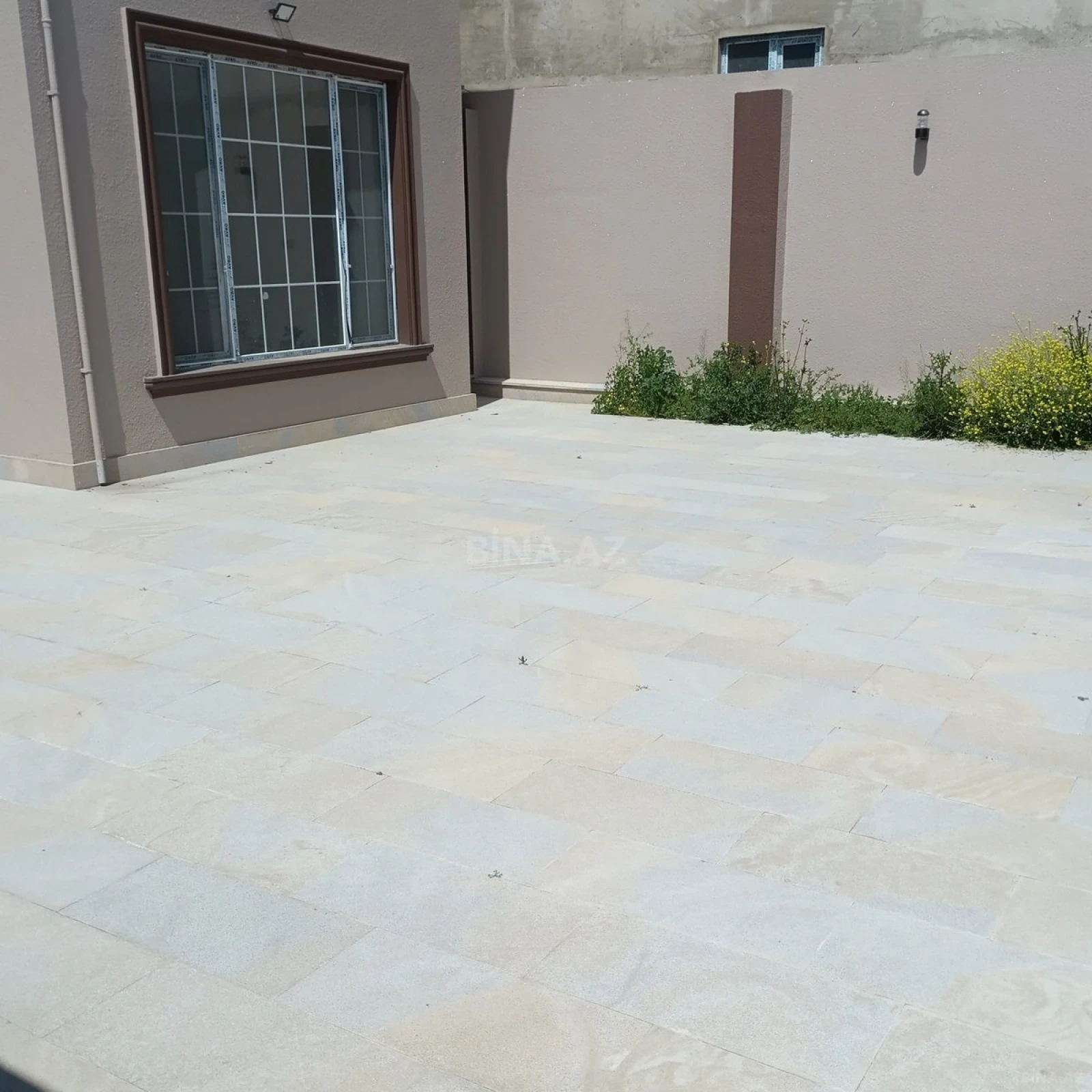 Satılır 8 otaqlı həyət evi 250 m²