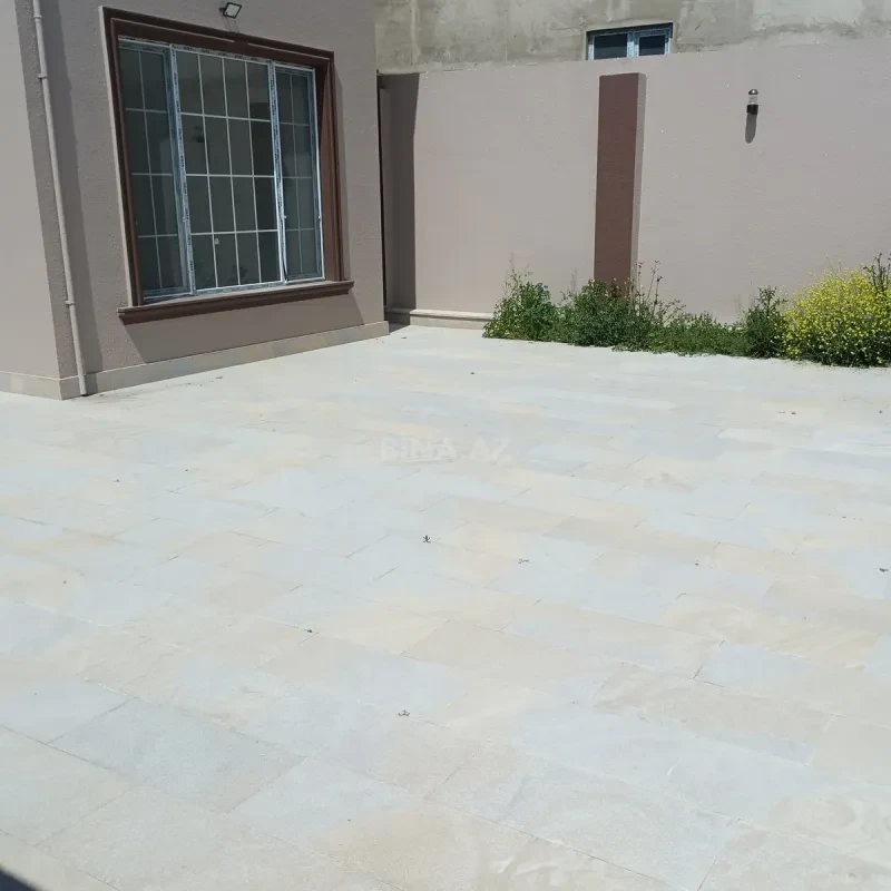 Satılır 8 otaqlı həyət evi 250 m²