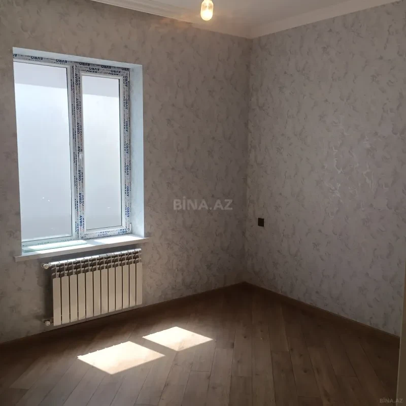 Satılır 8 otaqlı həyət evi 250 m²