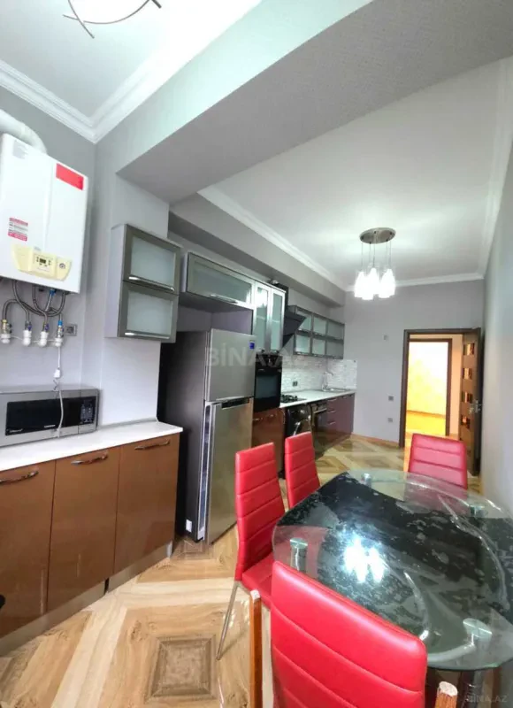 Satılır 2 otaqlı mənzil 83 m²