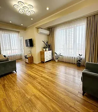 Kirayə verilir 3 otaqlı mənzil 130 m² — Bakı 3 otaq 130.00 m²