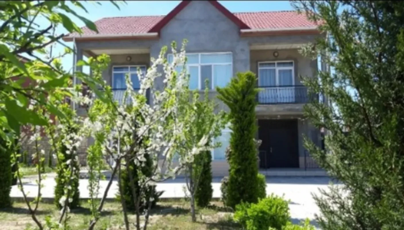 Kirayə verilir 4 otaqlı həyət evi 200 m²