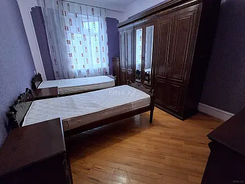 Kirayə verilir 10 otaqlı həyət evi 450 m²