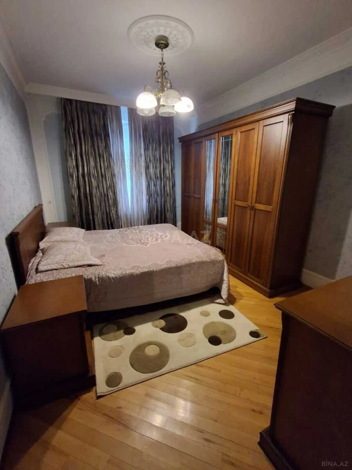 Kirayə verilir 10 otaqlı həyət evi 450 m²