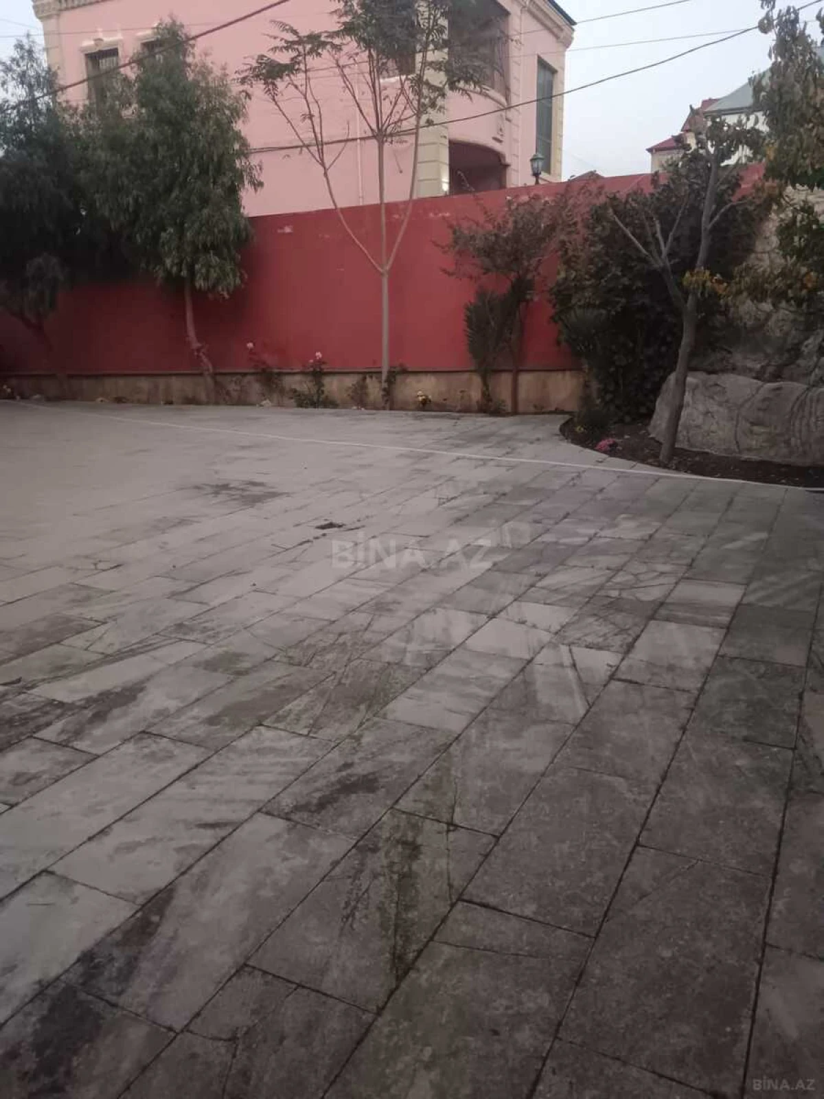 Kirayə verilir 10 otaqlı həyət evi 450 m²