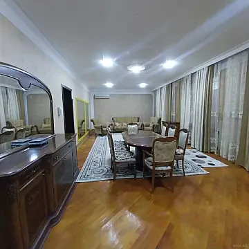 Kirayə verilir 10 otaqlı həyət evi 450 m² — Bakı, Əhmədli 10 otaq 450.00 m²