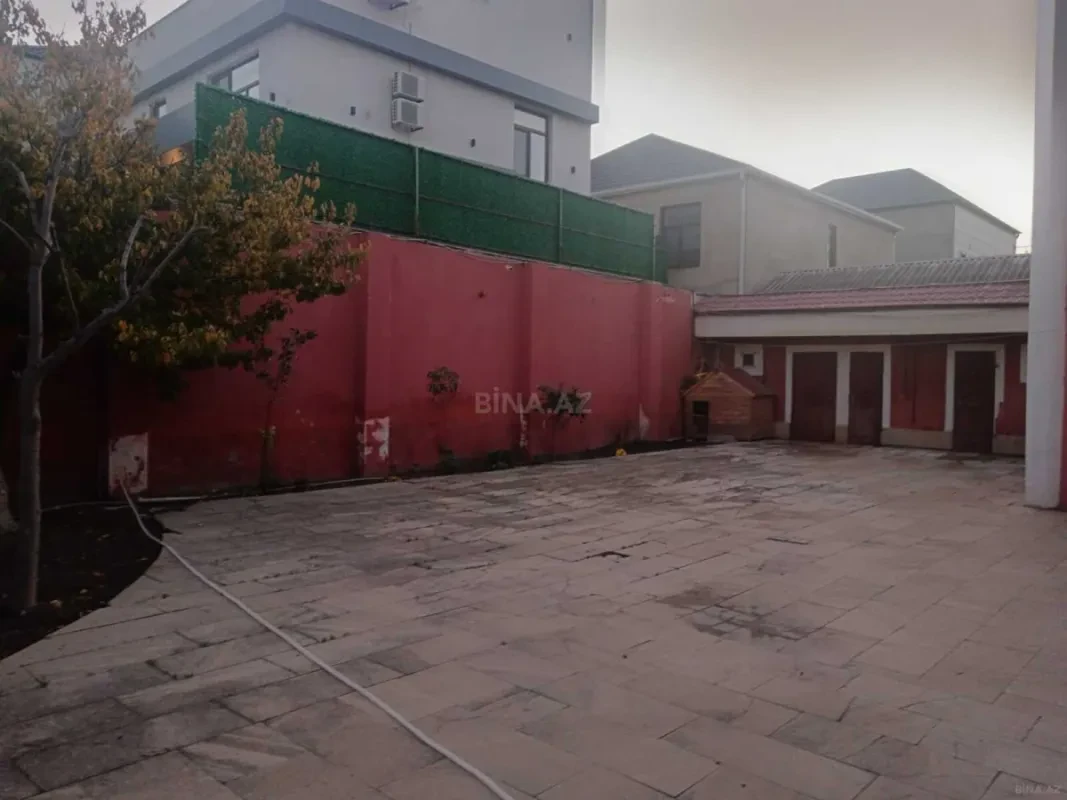 Kirayə verilir 10 otaqlı həyət evi 450 m²