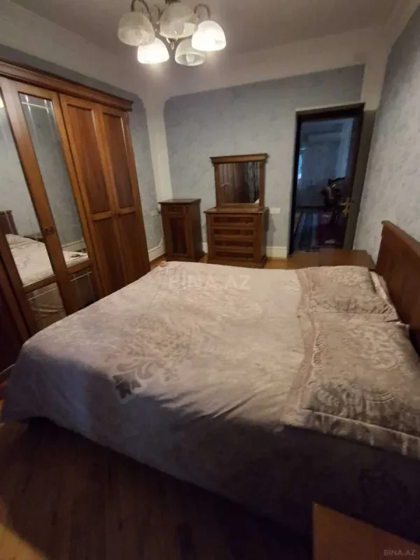 Kirayə verilir 10 otaqlı həyət evi 450 m²