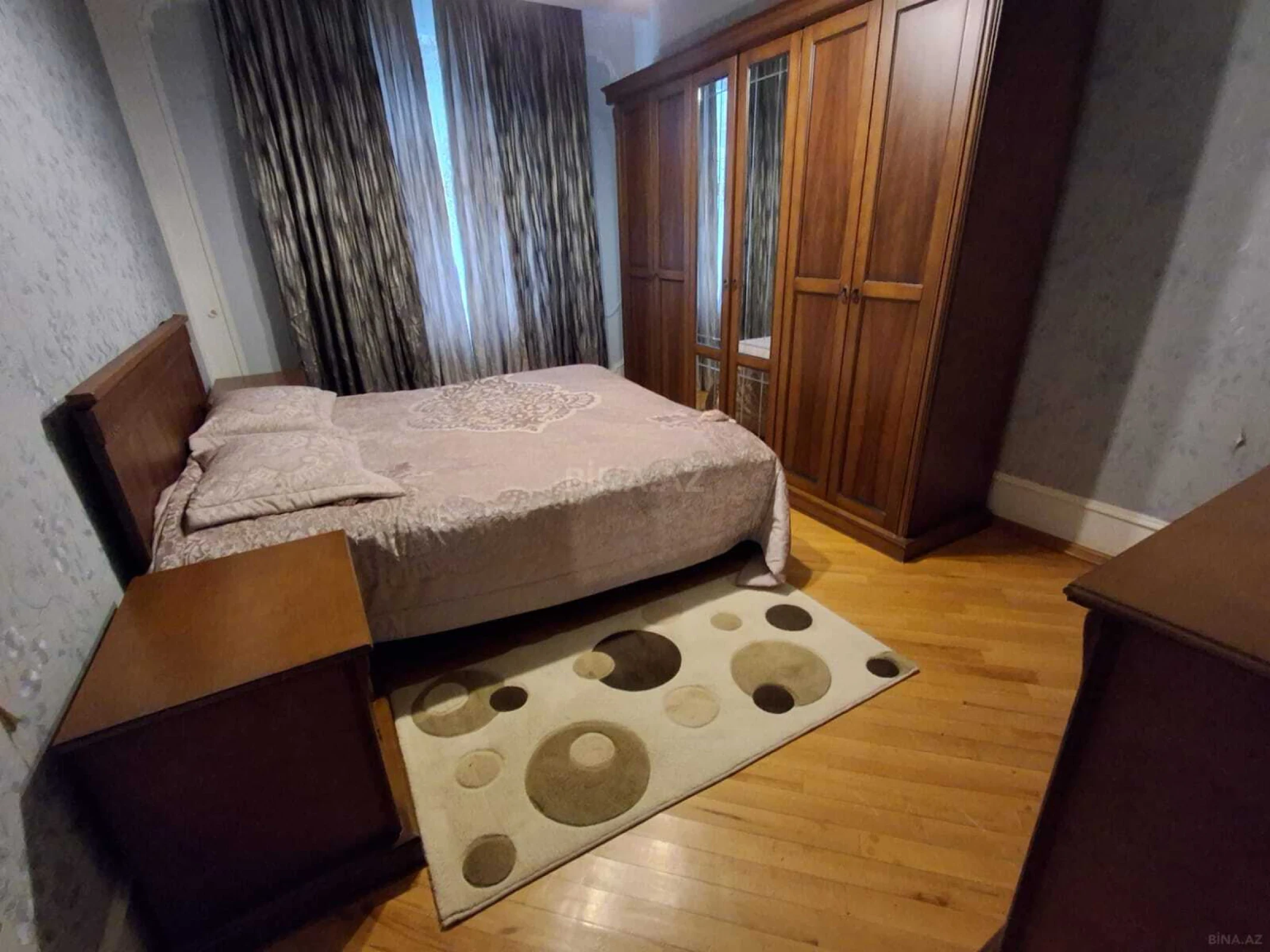 Kirayə verilir 10 otaqlı həyət evi 450 m²