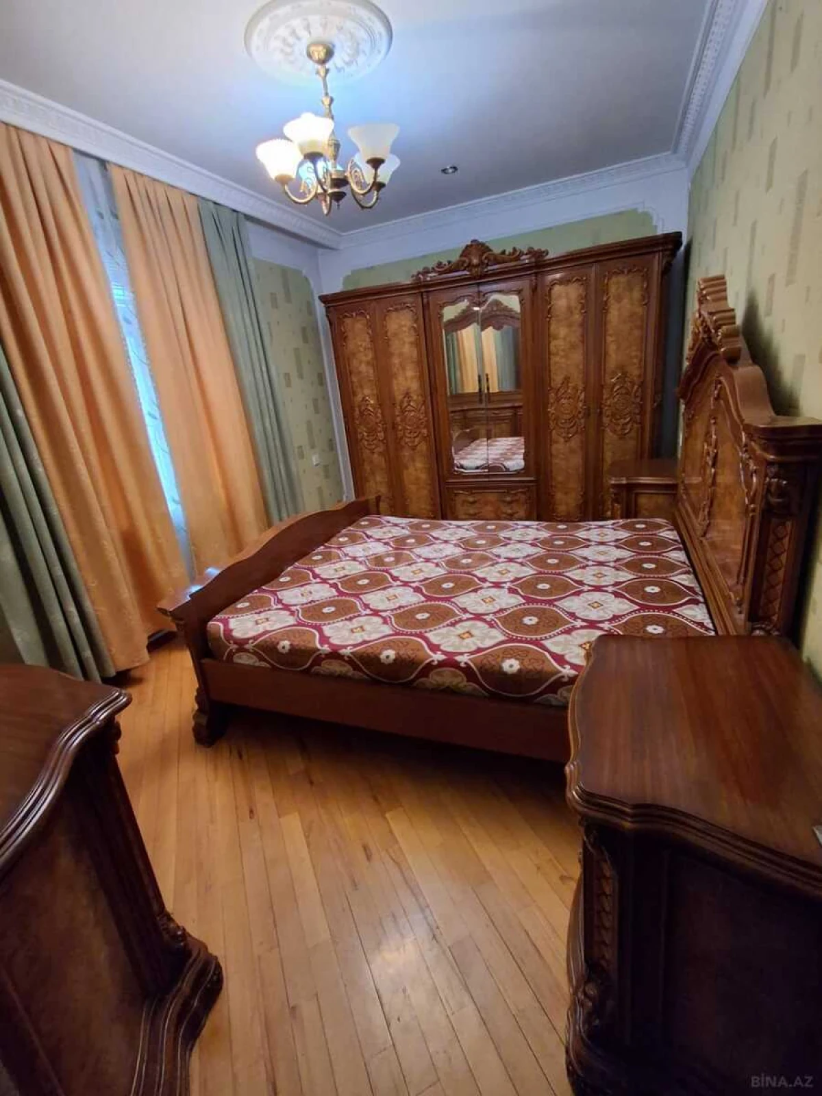 Kirayə verilir 10 otaqlı həyət evi 450 m²