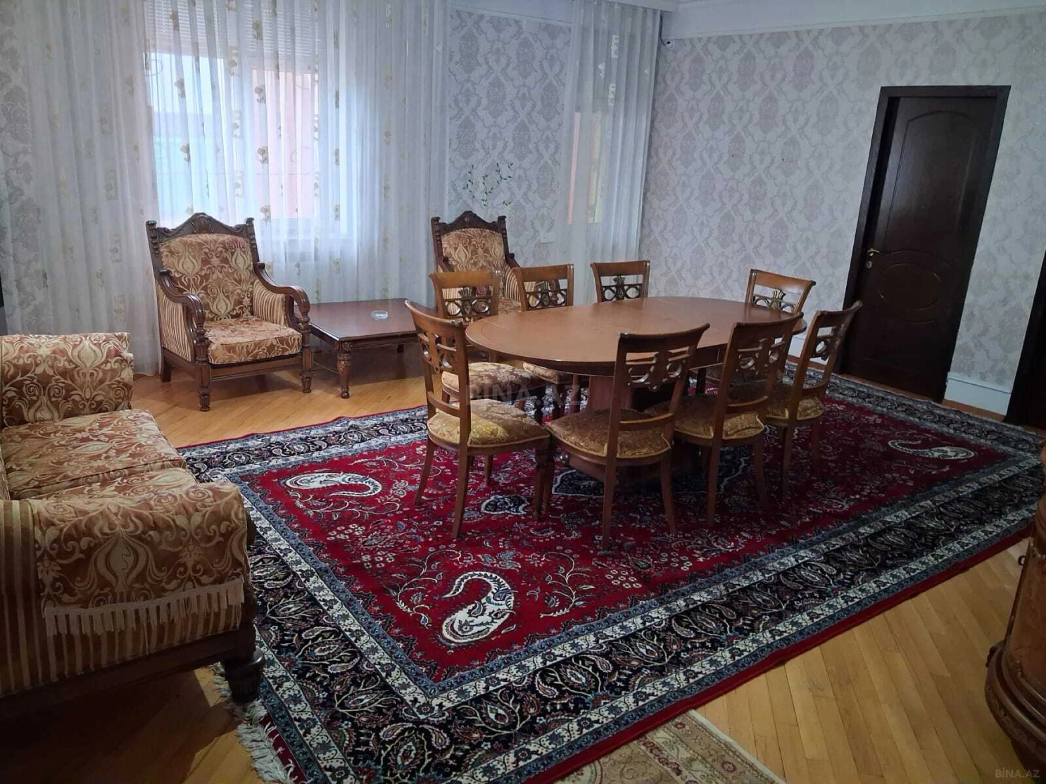 Kirayə verilir 10 otaqlı həyət evi 450 m²