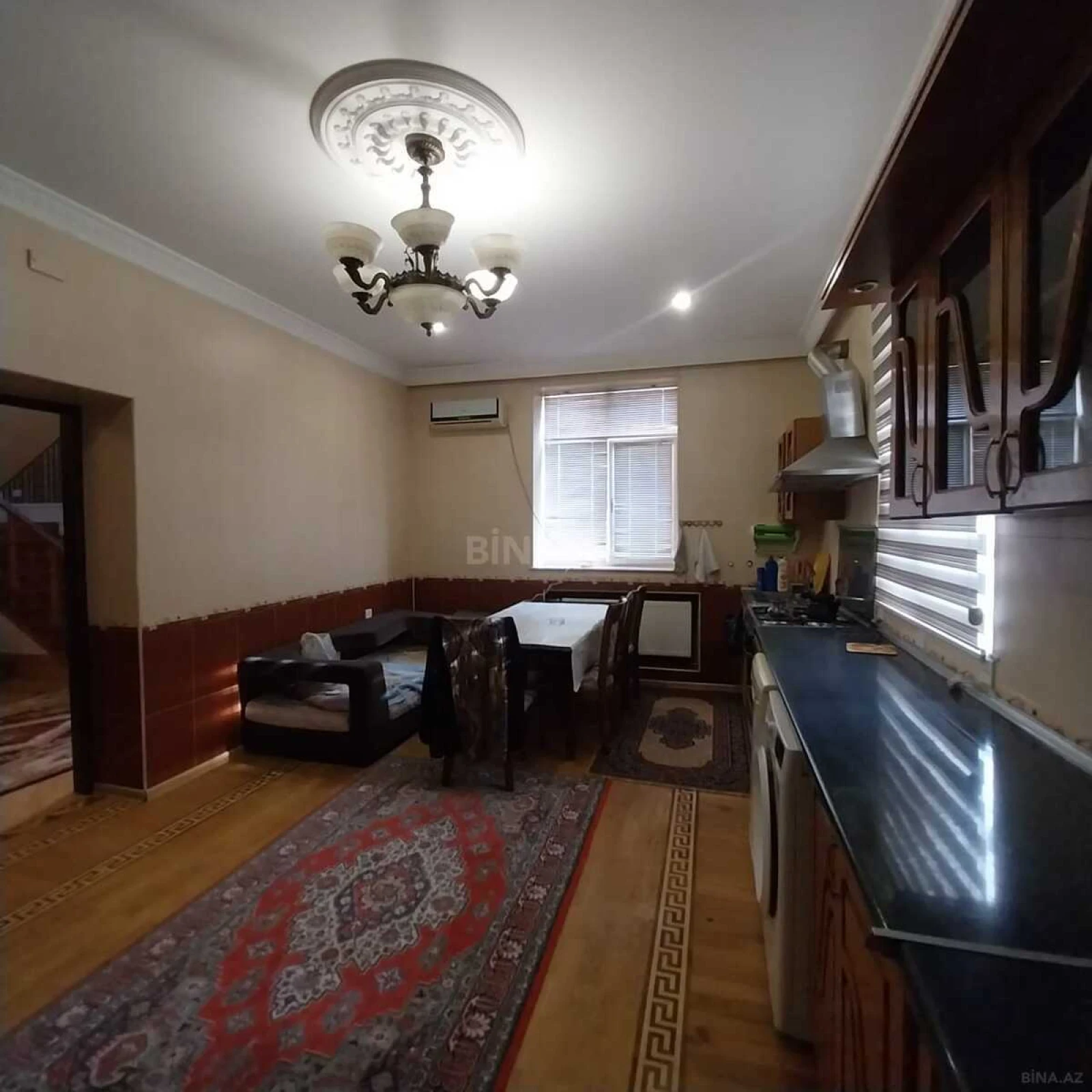 Kirayə verilir 10 otaqlı həyət evi 450 m²