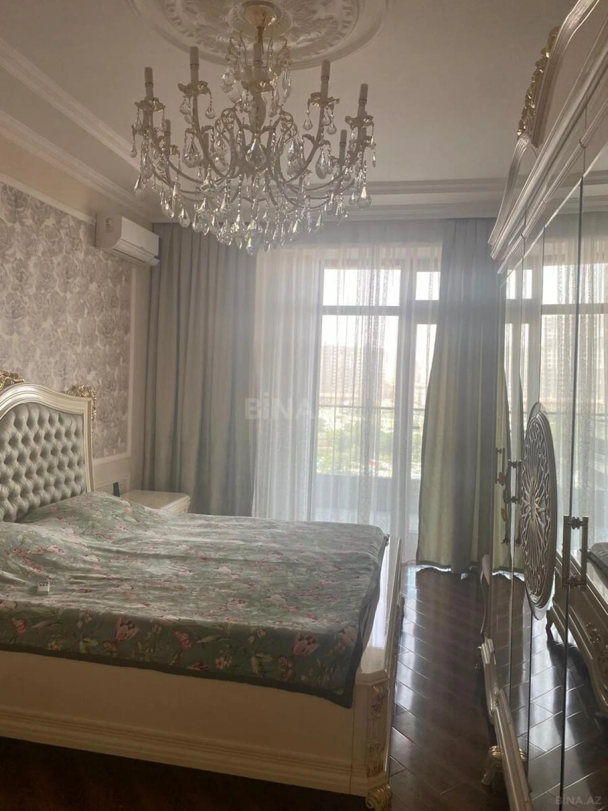 Kirayə verilir 3 otaqlı mənzil 147 m²