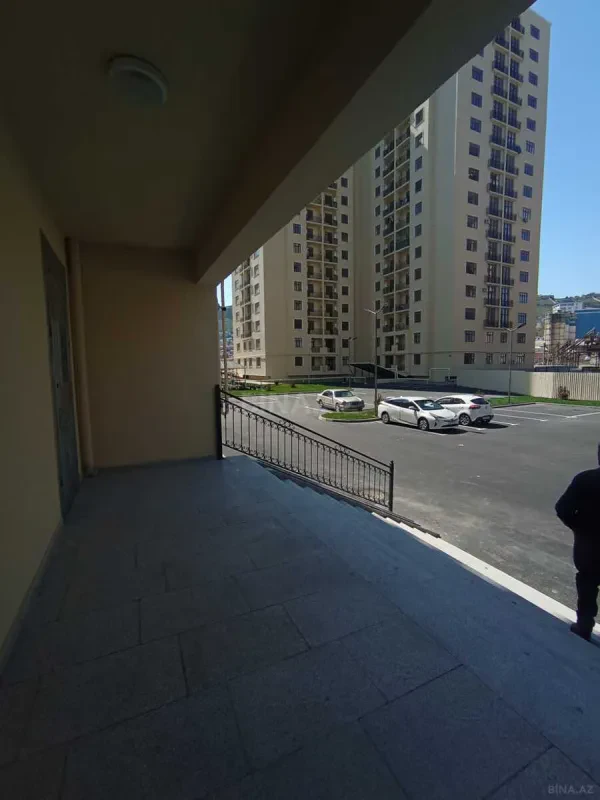 Kirayə verilir 3 otaqlı mənzil 130 m²