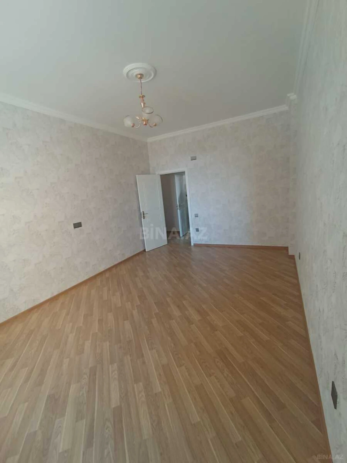 Kirayə verilir 3 otaqlı mənzil 130 m²