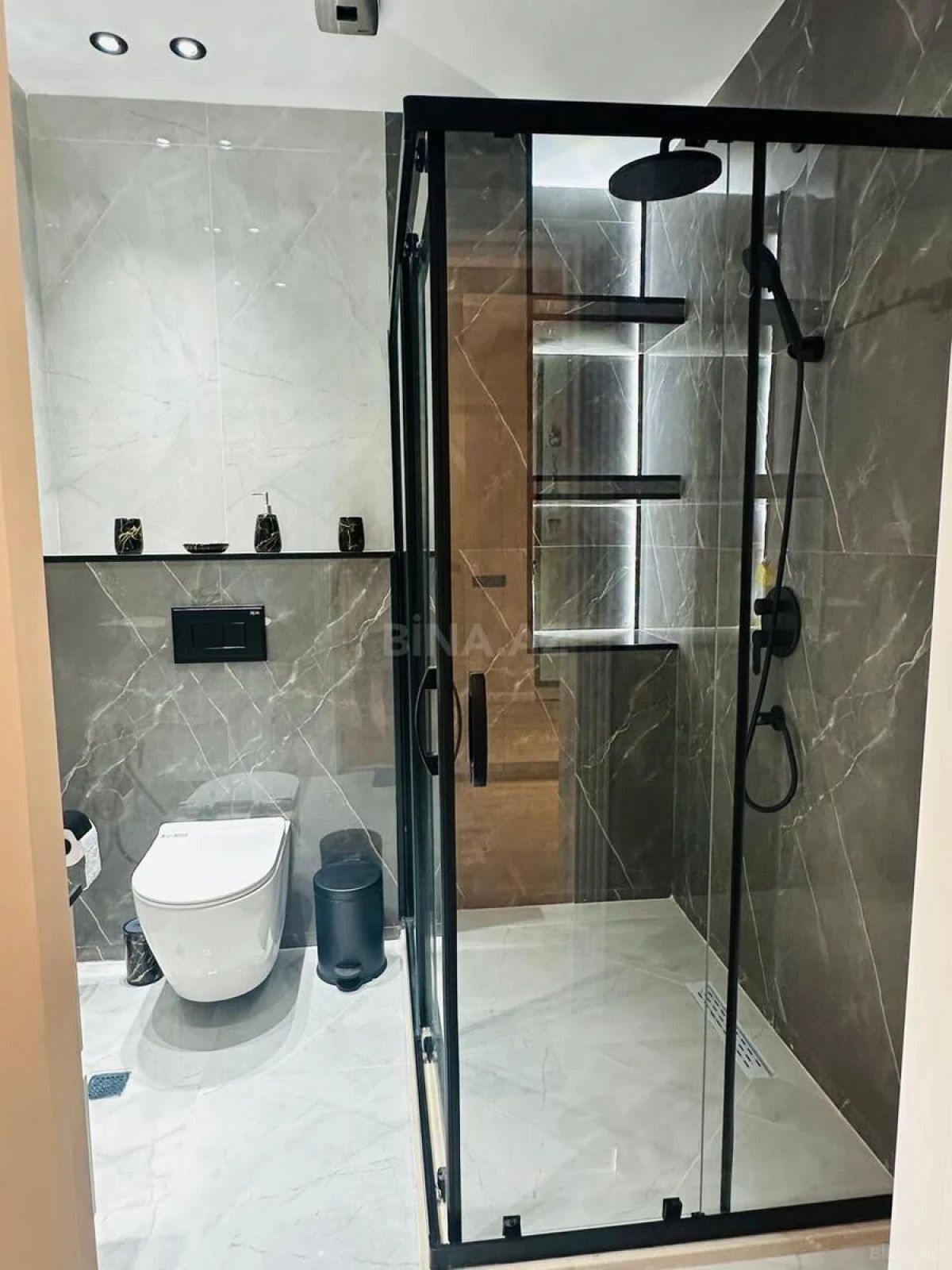 Kirayə verilir 2 otaqlı mənzil 70 m²