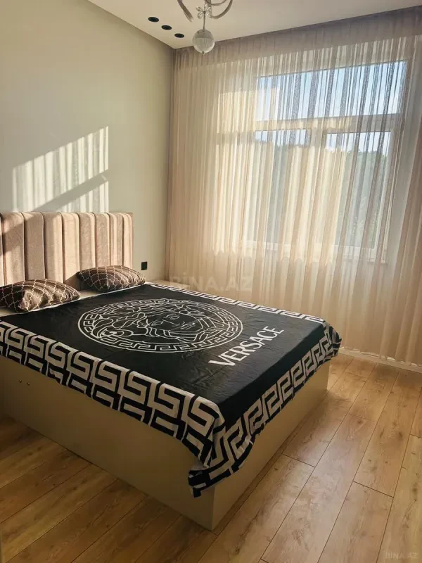 Kirayə verilir 2 otaqlı mənzil 70 m²