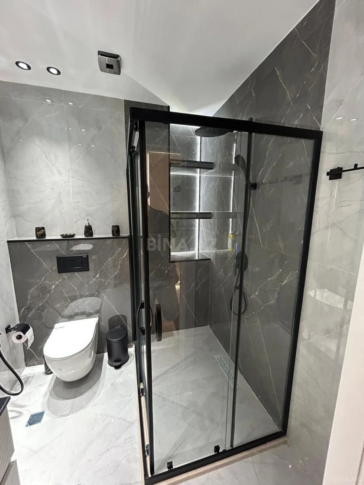 Kirayə verilir 2 otaqlı mənzil 70 m²