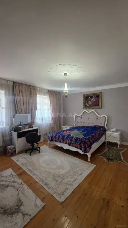 Satılır 5 otaqlı həyət evi 140 m²