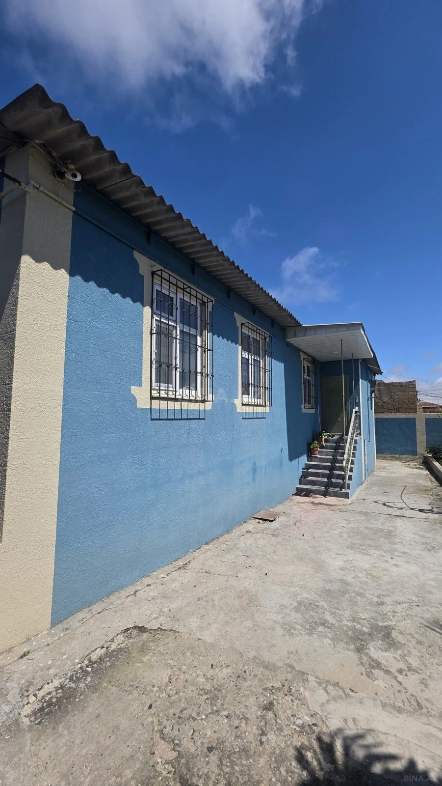 Satılır 5 otaqlı həyət evi 140 m²