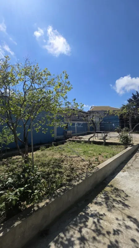 Satılır 5 otaqlı həyət evi 140 m²