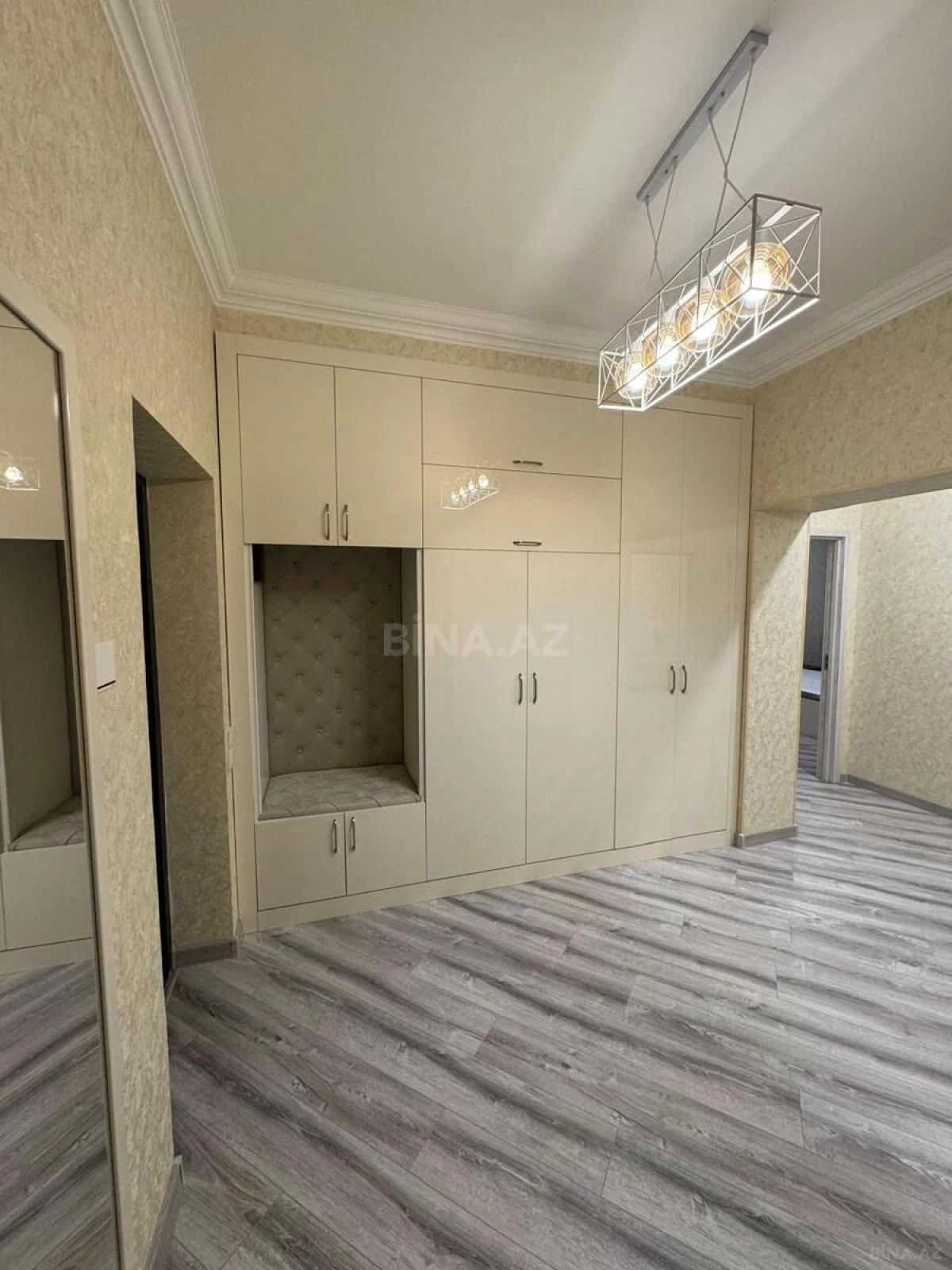 Kirayə verilir 2 otaqlı mənzil 100 m²