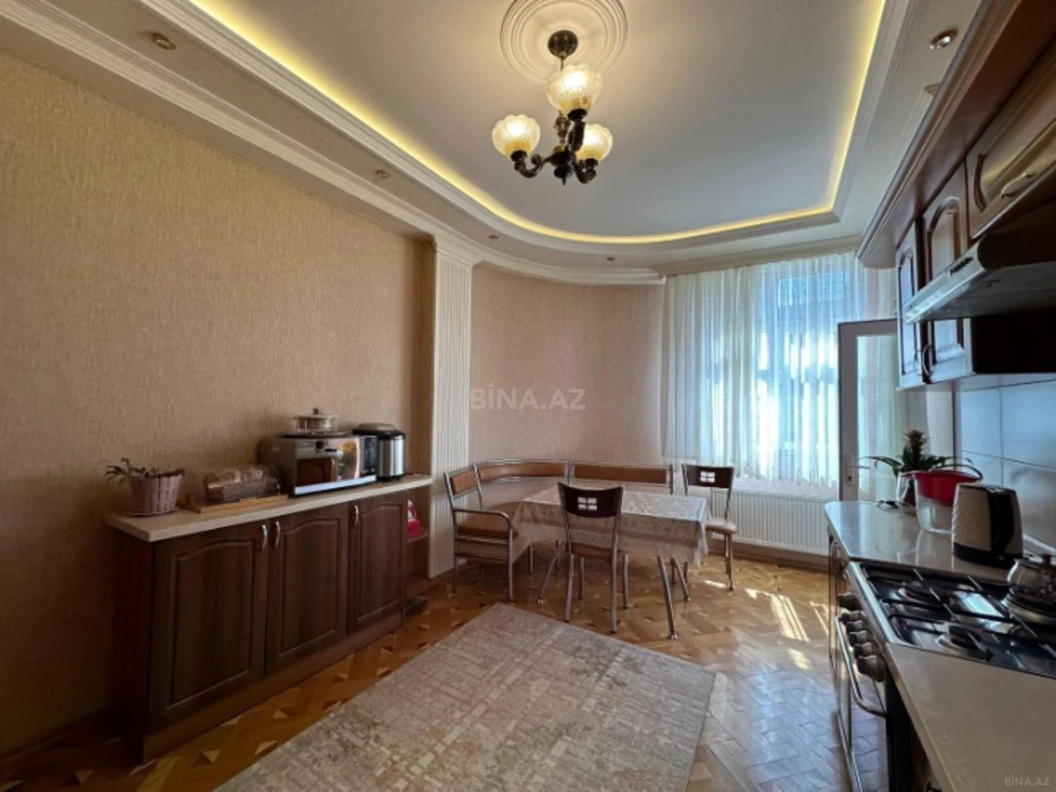 Satılır 3 otaqlı mənzil 140 m²
