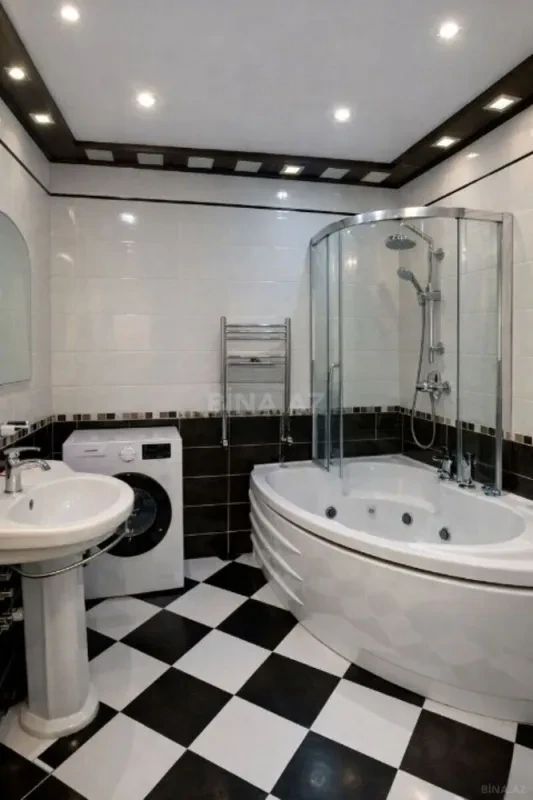 Satılır 3 otaqlı mənzil 140 m²