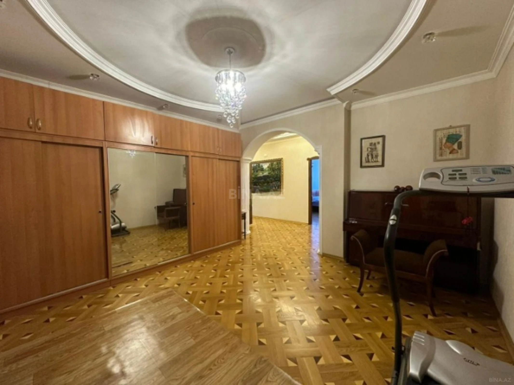 Satılır 3 otaqlı mənzil 140 m²