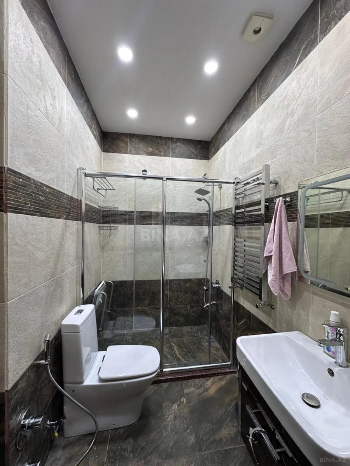 Kirayə verilir 3 otaqlı mənzil 110 m²