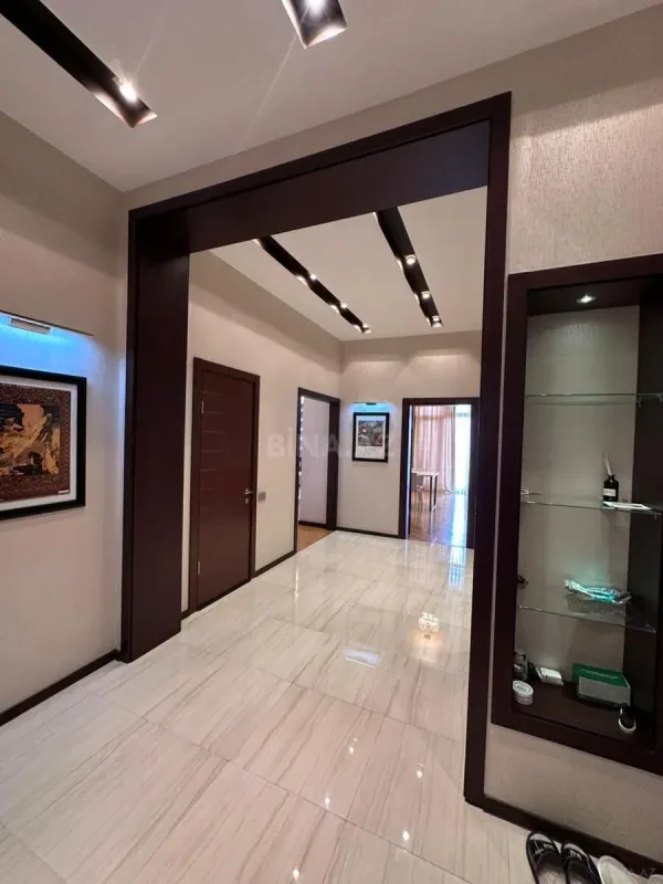 Kirayə verilir 3 otaqlı mənzil 110 m²