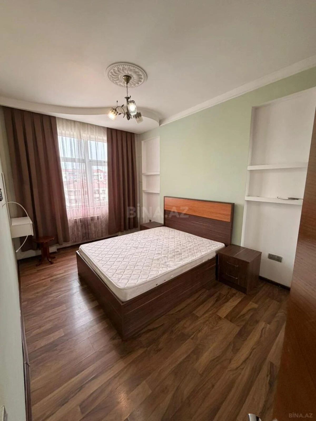 Kirayə verilir 2 otaqlı mənzil 76 m²