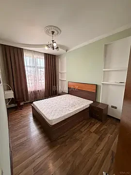 Kirayə verilir 2 otaqlı mənzil 76 m²