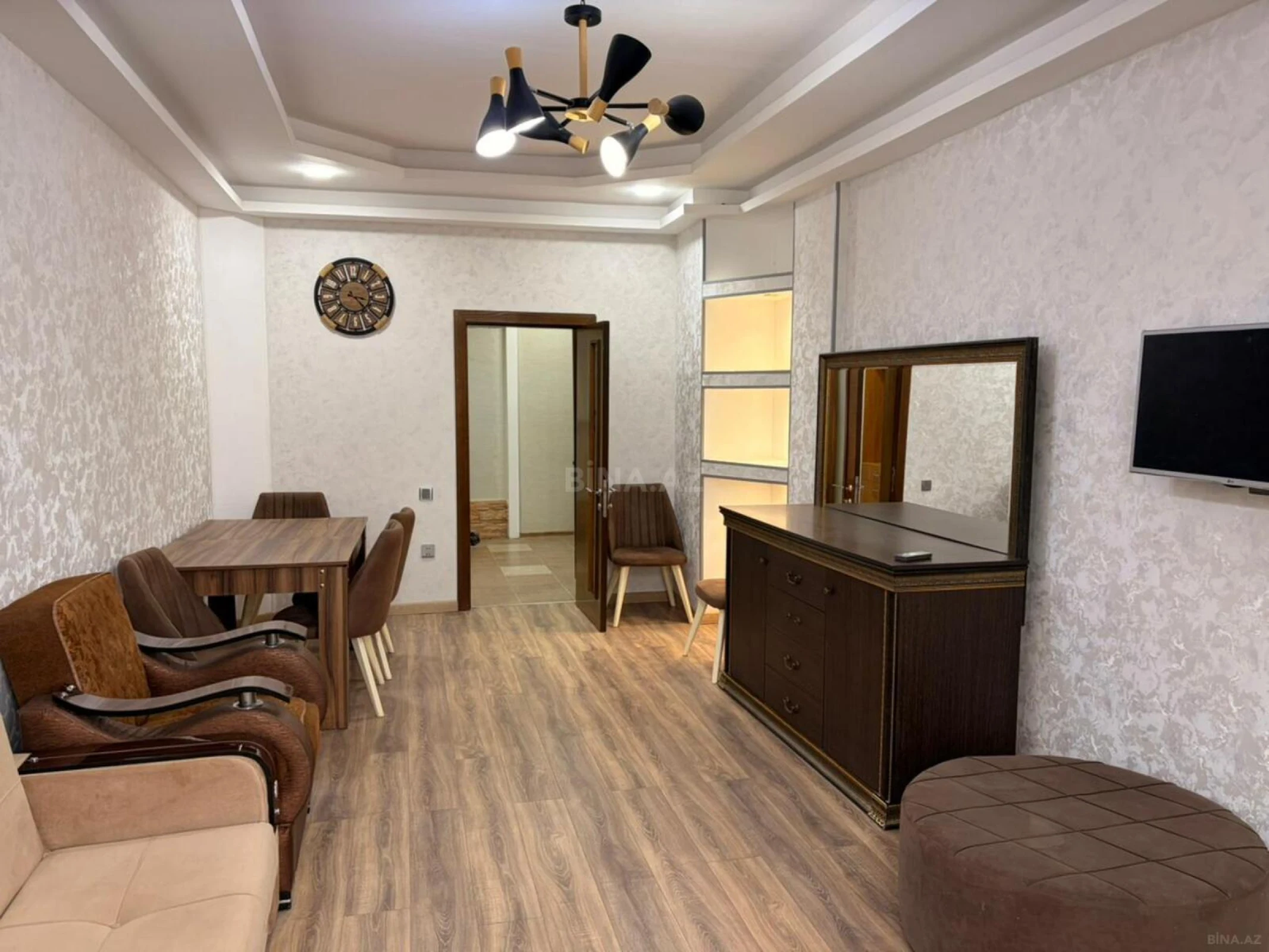 Kirayə verilir 2 otaqlı mənzil 76 m²