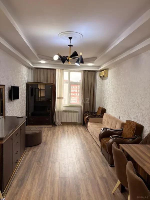Kirayə verilir 2 otaqlı mənzil 76 m²