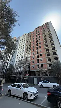 Satılır 2 otaqlı mənzil 113 m²