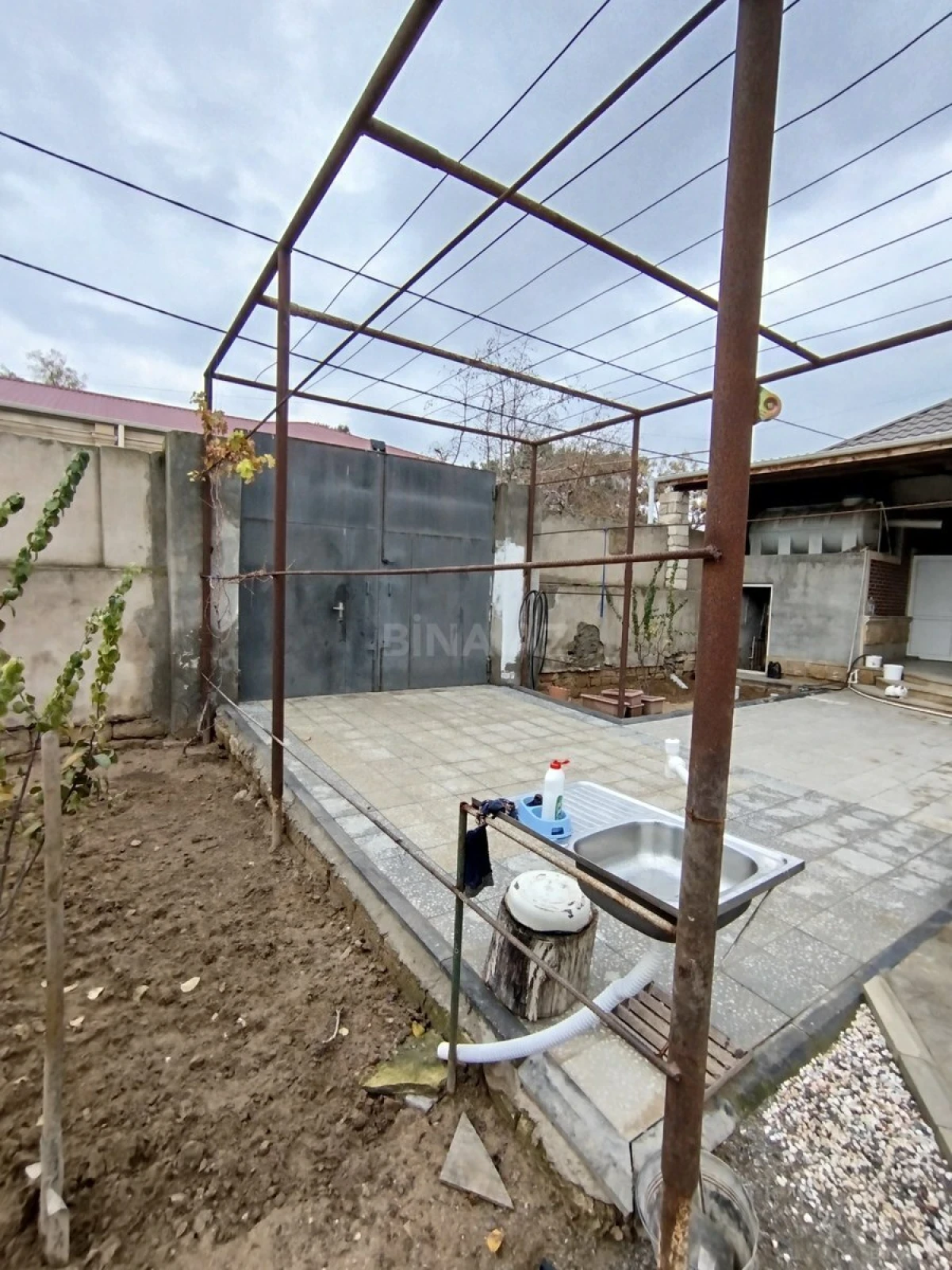 Satılır 2 otaqlı həyət evi 63 m²