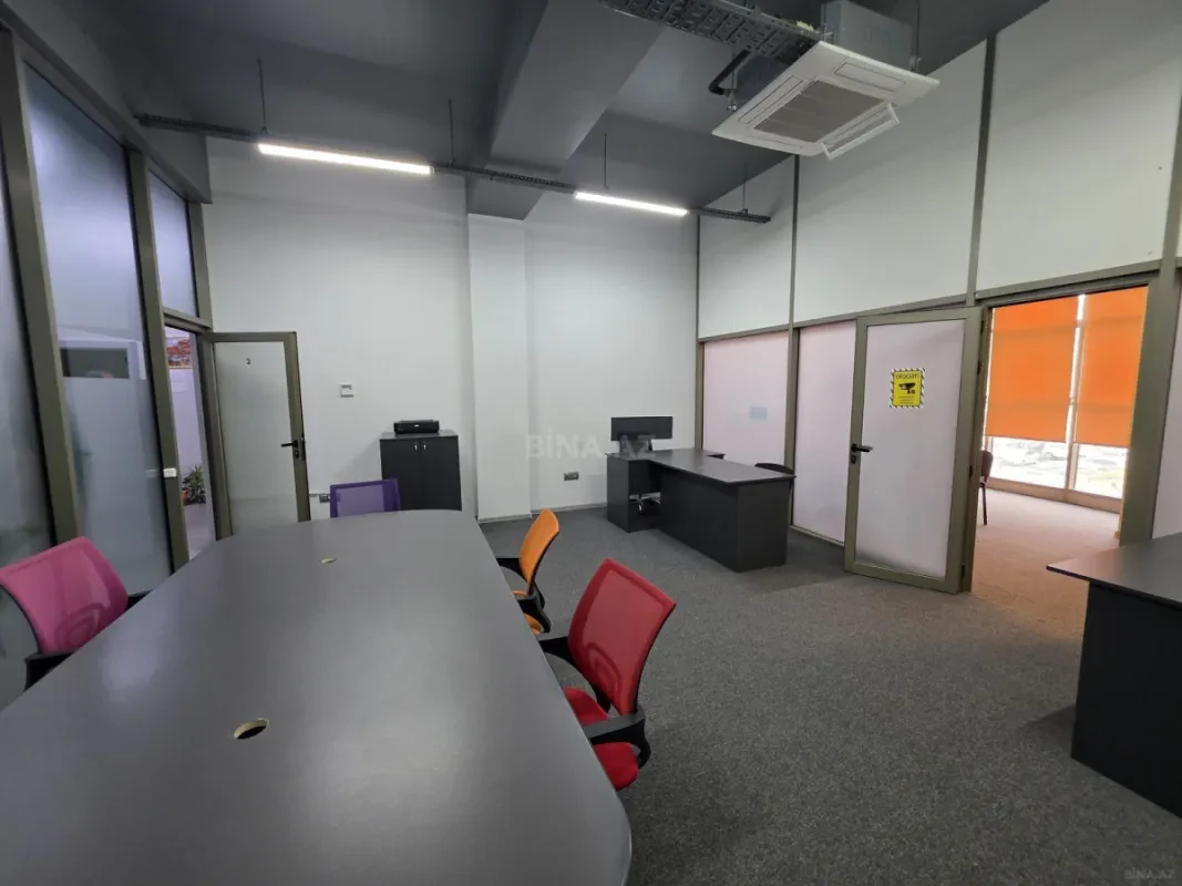 Kirayə verilir 2 otaqlı ofis 65 m²