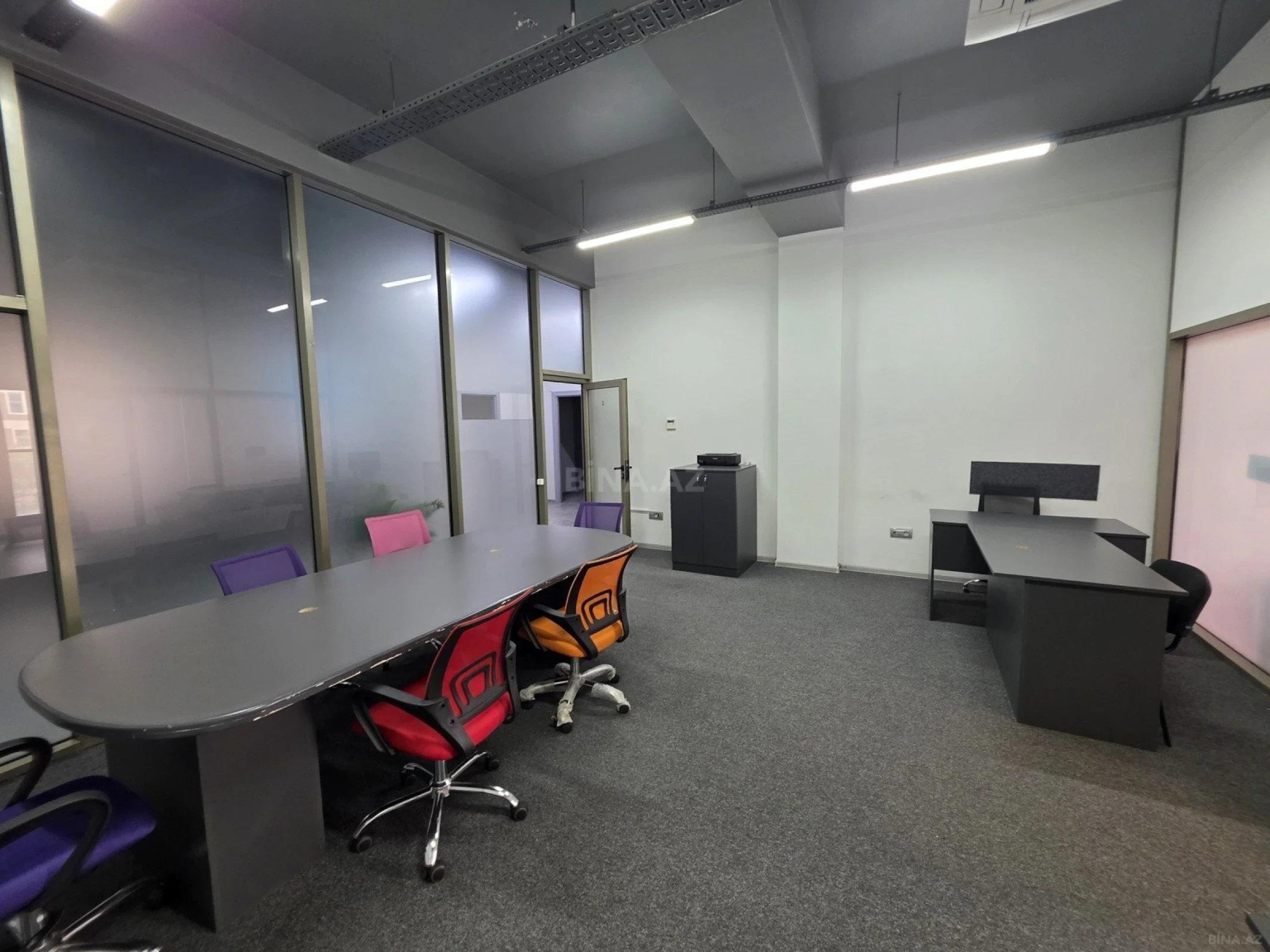 Kirayə verilir 2 otaqlı ofis 65 m²