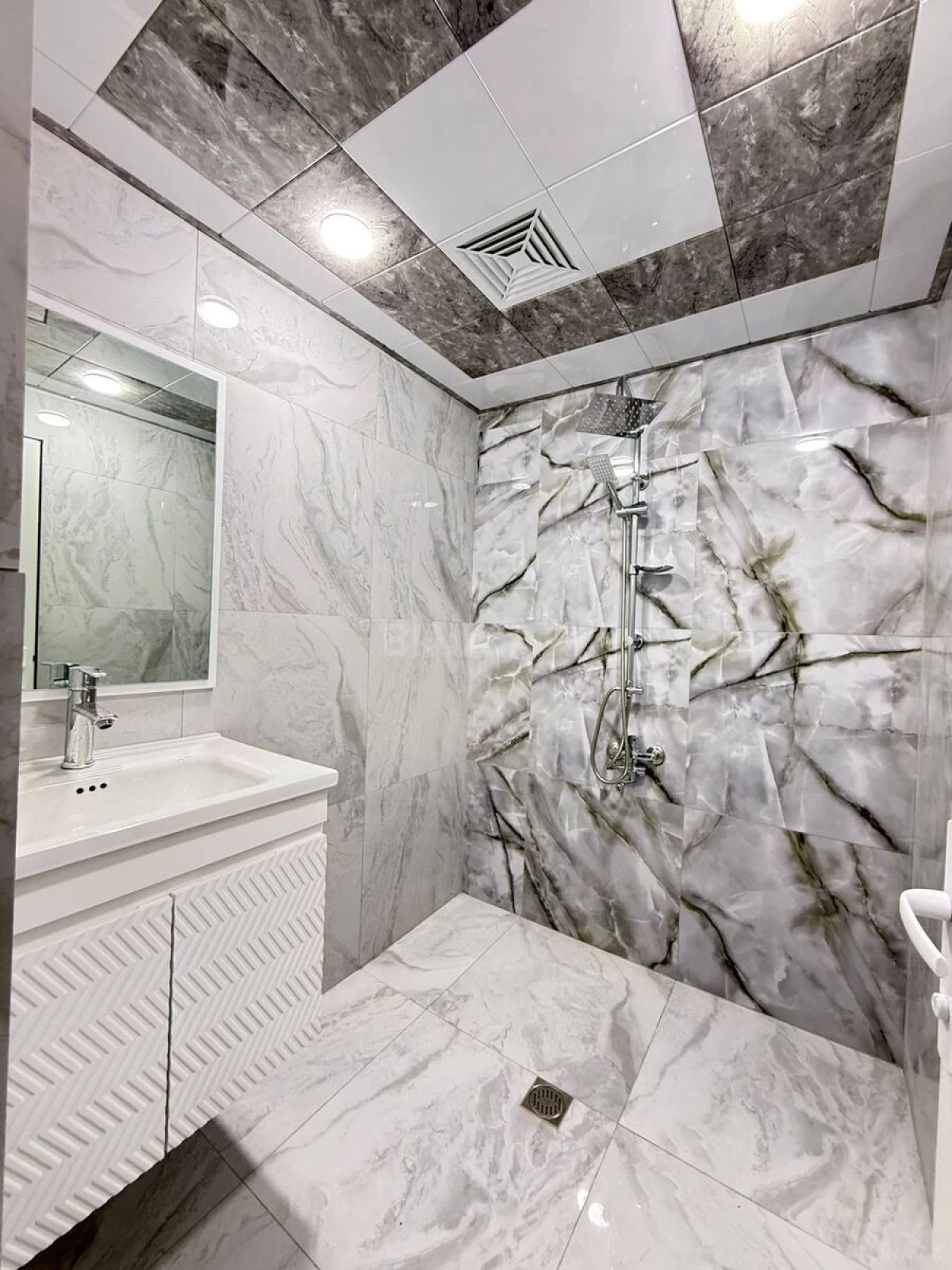 Satılır 3 otaqlı mənzil 75 m²