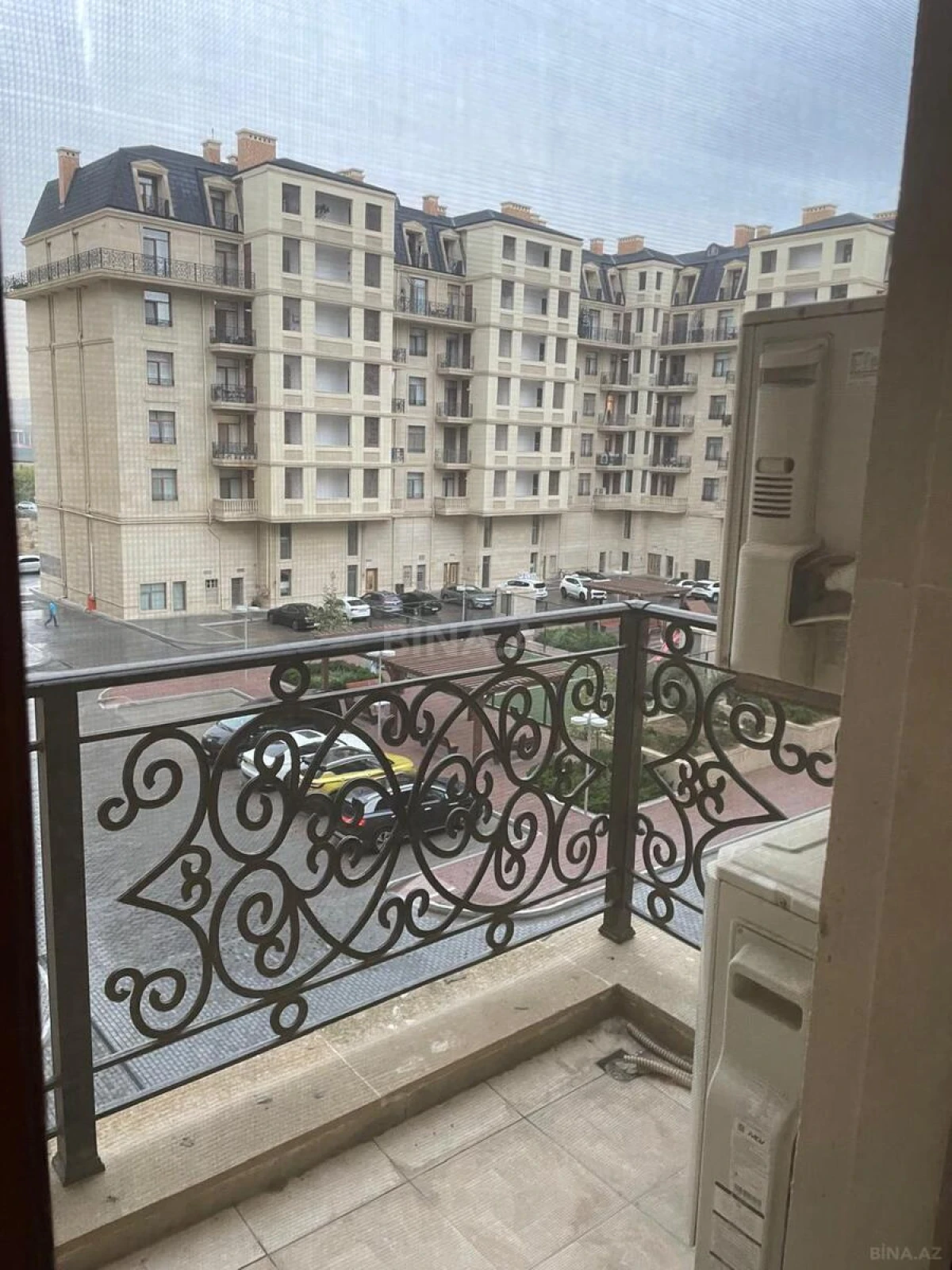 Kirayə verilir 4 otaqlı mənzil 160 m²