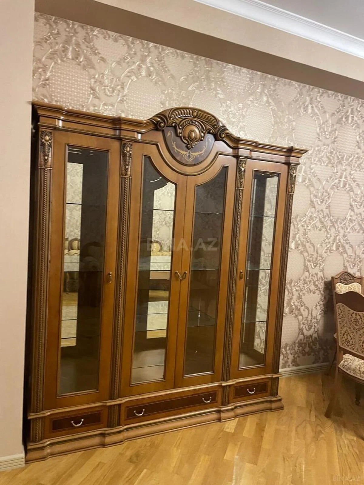 Kirayə verilir 4 otaqlı mənzil 160 m²
