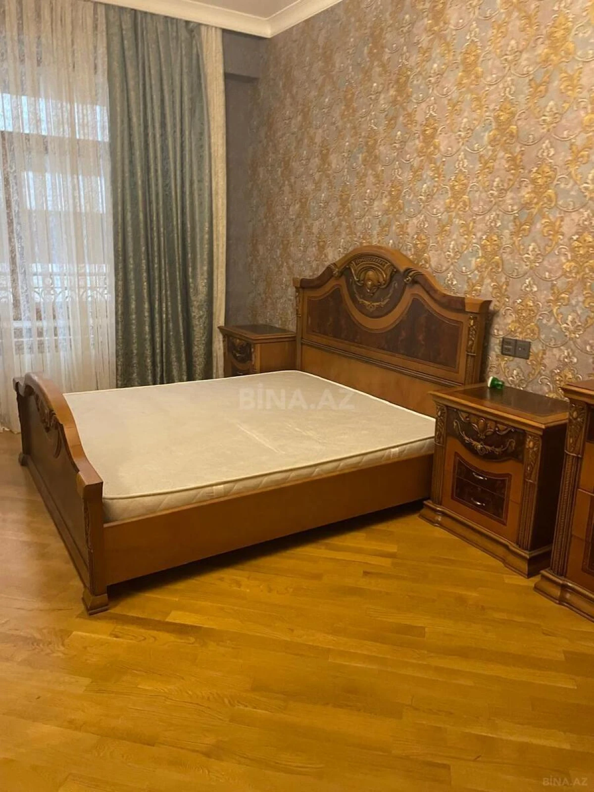 Kirayə verilir 4 otaqlı mənzil 160 m²