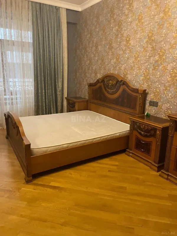 Kirayə verilir 4 otaqlı mənzil 160 m²