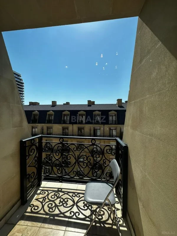 Kirayə verilir 4 otaqlı mənzil 150 m²